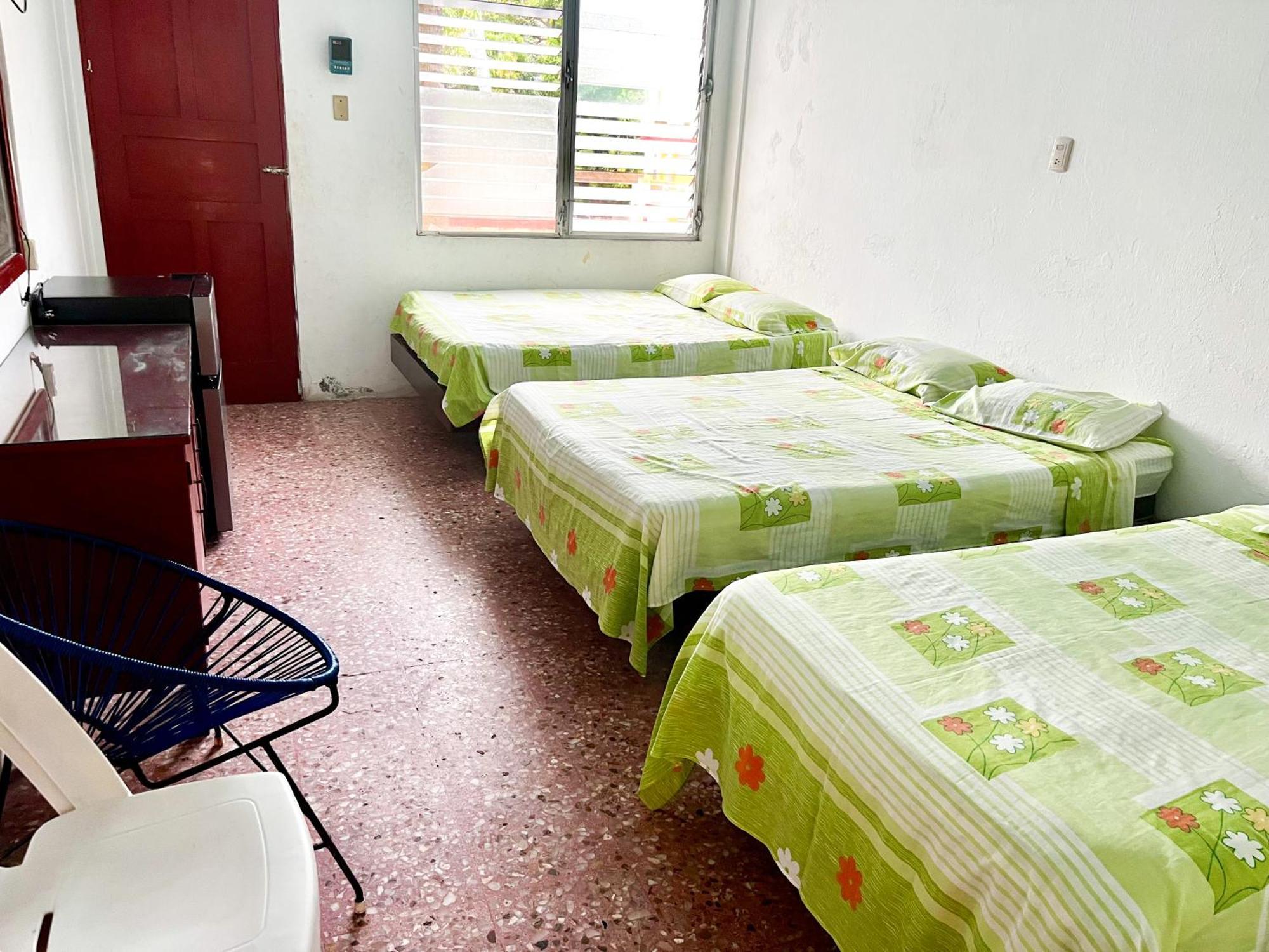 Hotel Casa De Huespedes Walton Acapulco Esterno foto