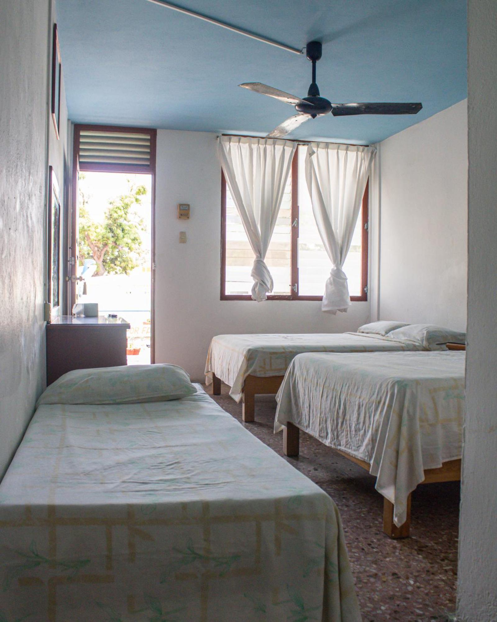 Hotel Casa De Huespedes Walton Acapulco Esterno foto