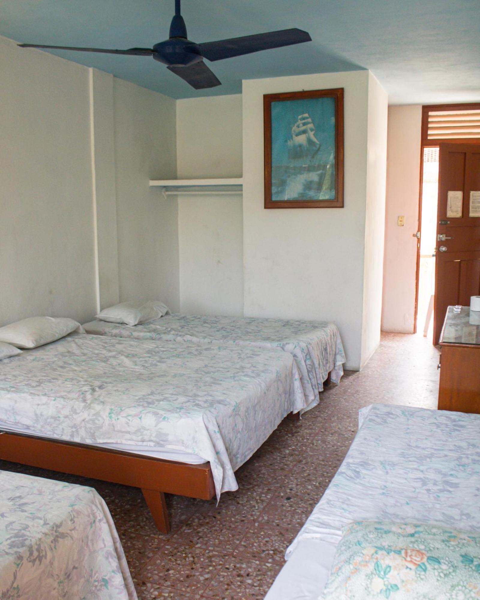 Hotel Casa De Huespedes Walton Acapulco Esterno foto